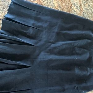 Dana Buchman Black 100% Wool Pleated Skirt Size 12